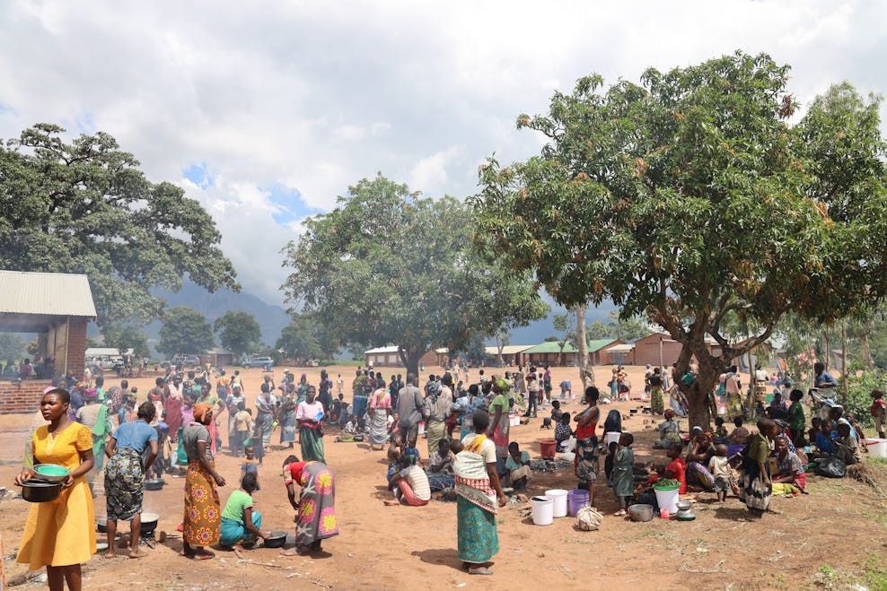 Opvanglocatie in Malawi voor mensen die op de vlucht zijn voor natuurgeweld.