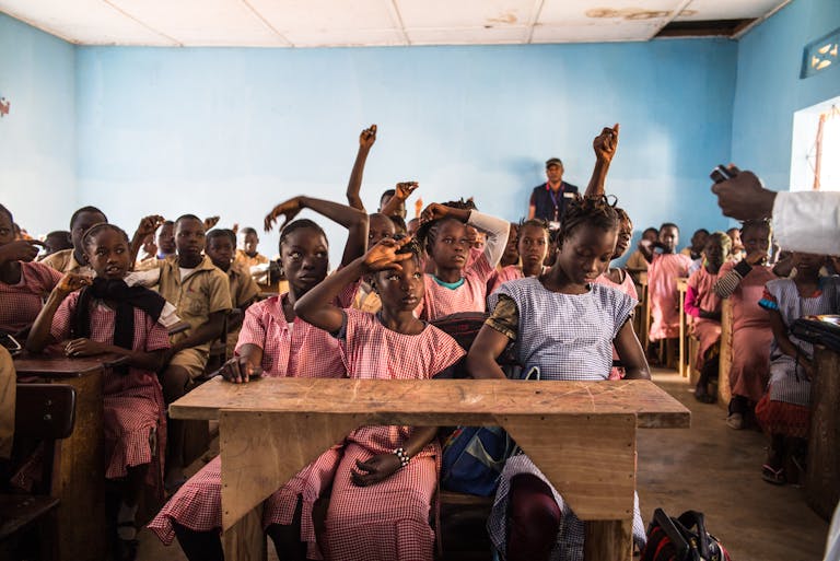 schoolkinderen in lokaal