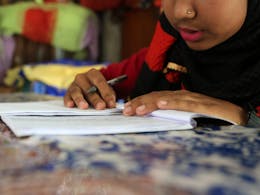 meisje Bangladesh studeert
