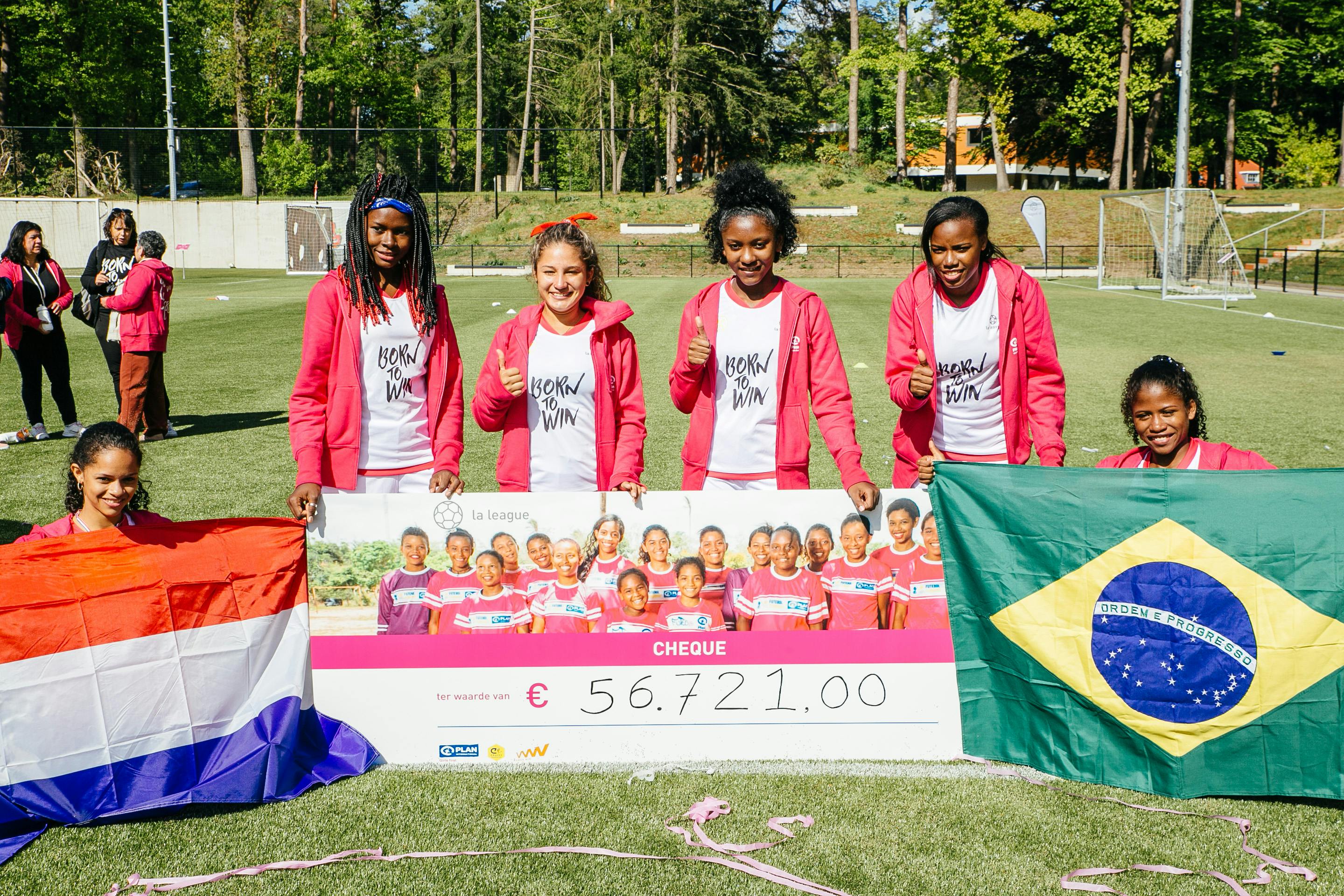 Zes Braziliaanse deelneemsters La League in Nederland