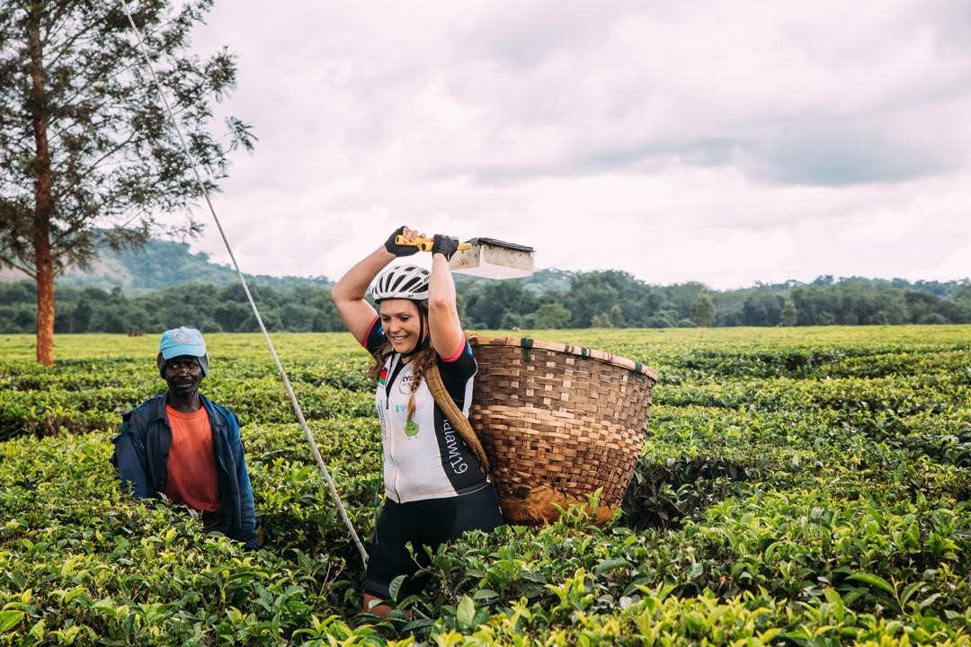 Fietsen voor gelijke rechten voor meisjes in Malawi.