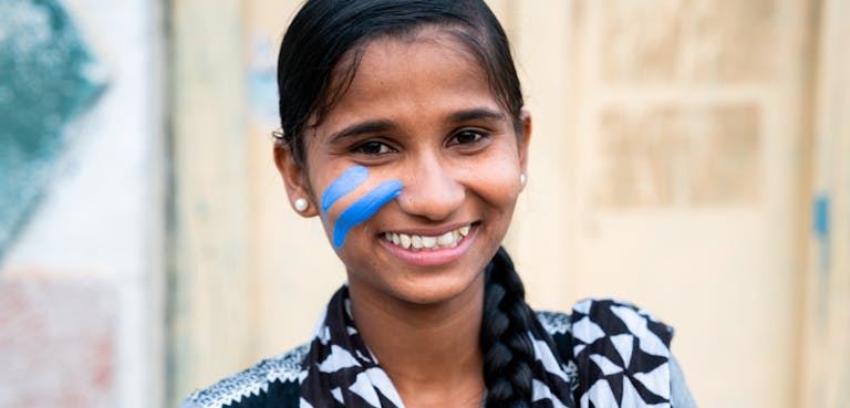 Ragini uit India voorkomt kindhuwelijken