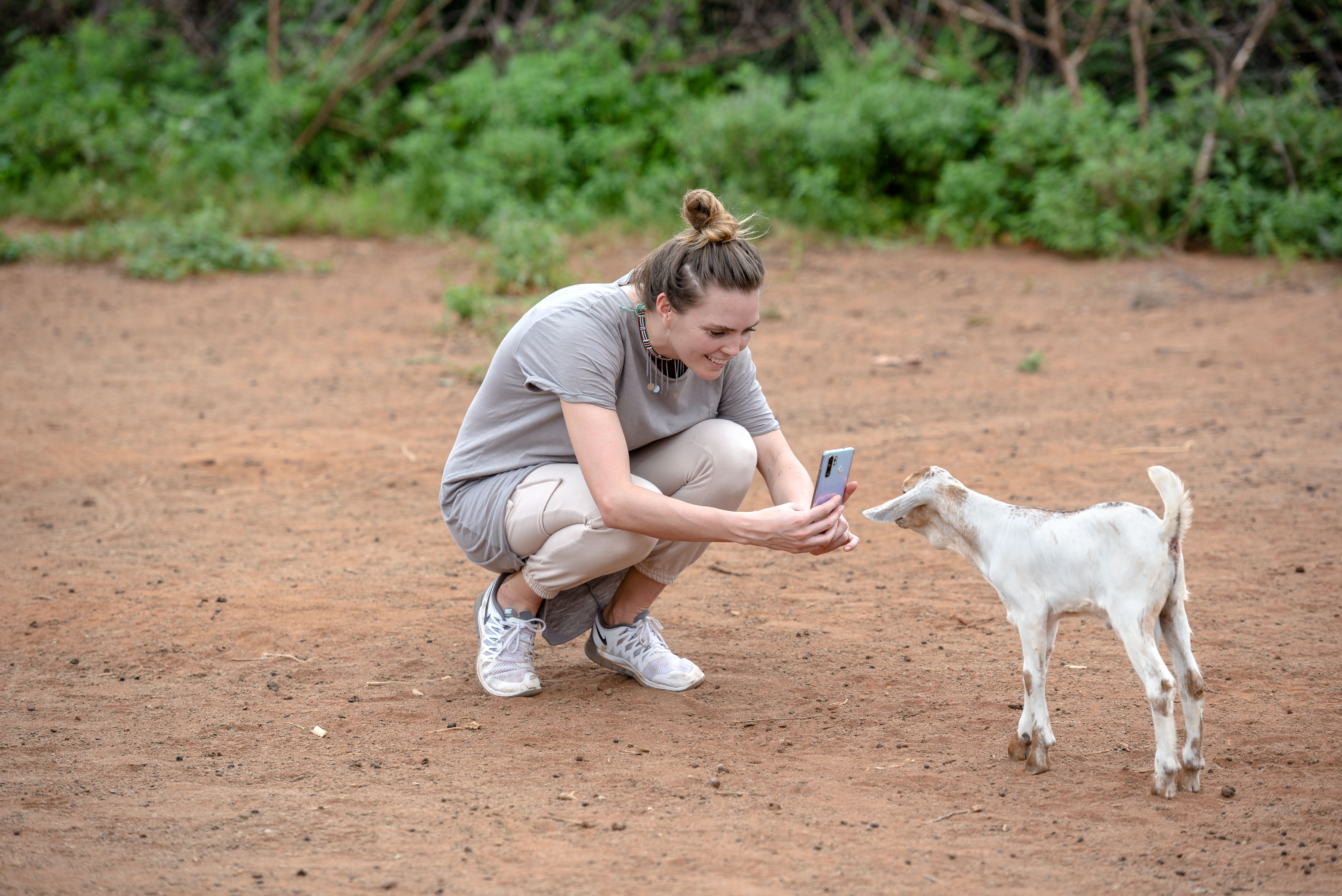 Kim Feenstra op reis Kenia