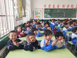 Kinderen in een klaslokaal.