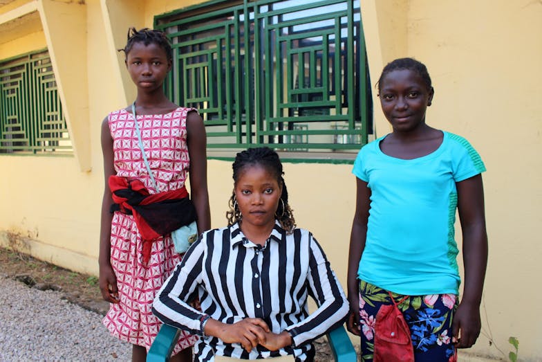 Girls Club Guinee 18 Girls' Club Guinee meisjes