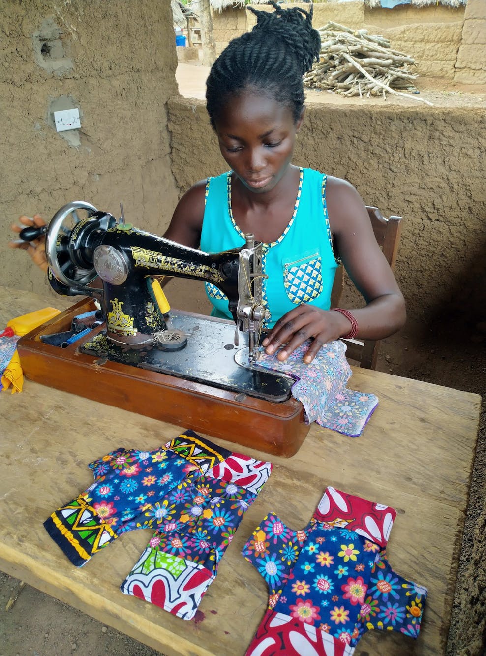 maandverband Ghana Dzifa naait maandverband