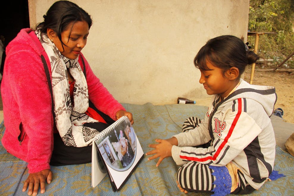 giro555 nepal meisje krijgt voorlichting door corona