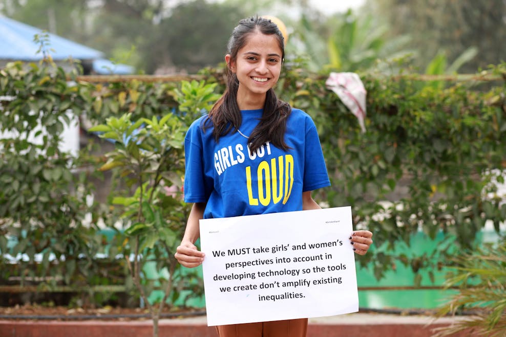 Swastika voor Girls Out Loud in Nepal