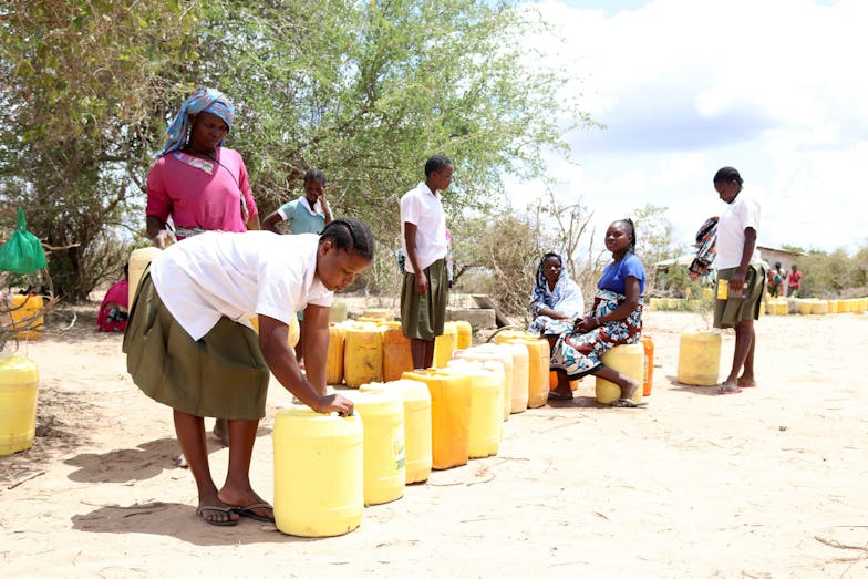 Water halen in Kenia Water halen in Kenia
