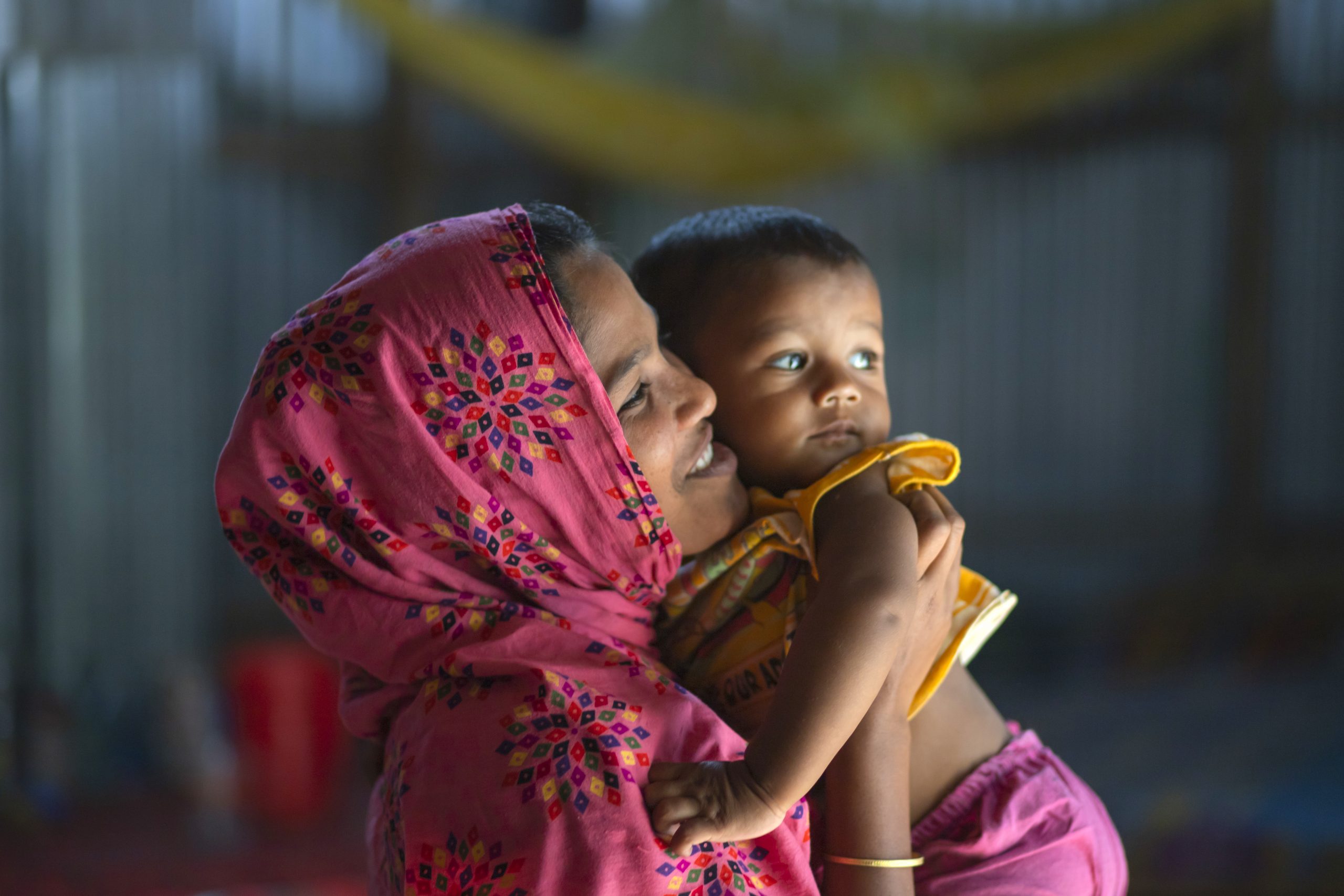 Rinku en haar dochter in Bangladesh