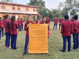 meisjes tijdens activiteit in Nepal