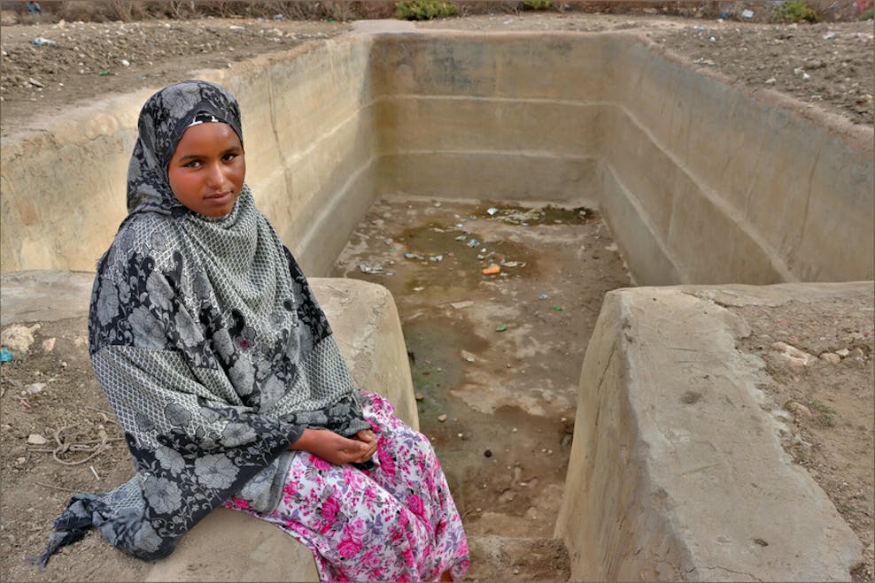 Badra: “Ik ga niet meer naar school, want ik moet water halen”