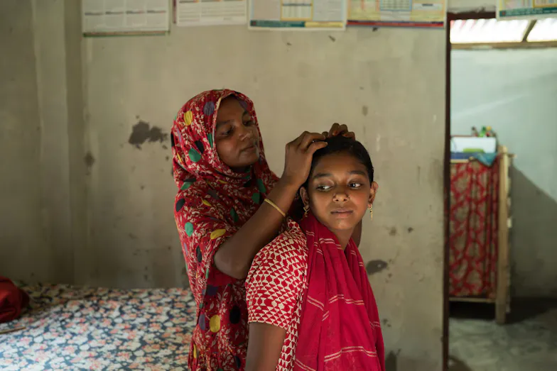 girls in bangladesh doing hair