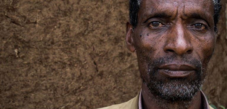 Mannen spreken zich uit tegen FGM3 201501-ETH-20-lpr