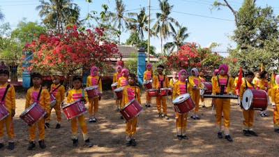 ceremonie toneelstuk ongesteldheid indonesie